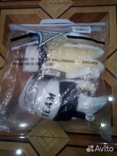 Перчатки игрока для хоккея с мячом