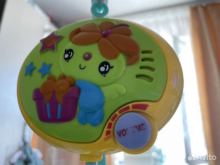 Музыкальный мобиль на кроватку