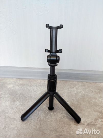 Монопод-трипод селфи палка Xiaomi Mi Tripod Selfie