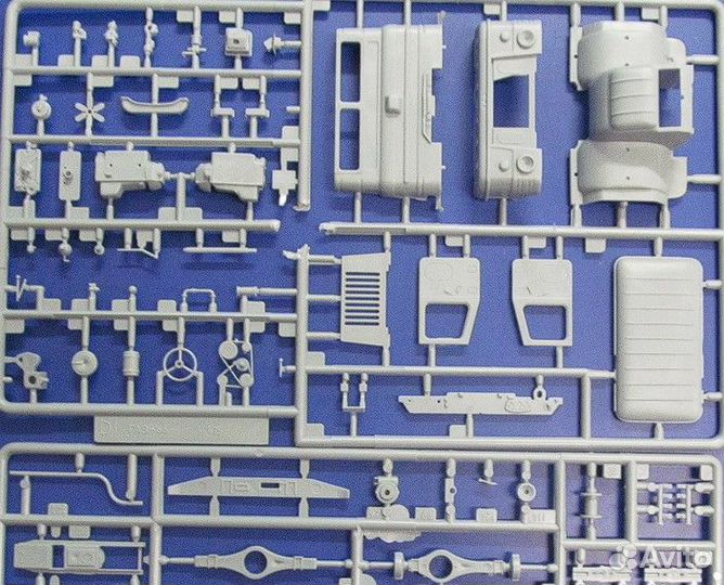 EE35134 1/35 Пункт управления газ-66