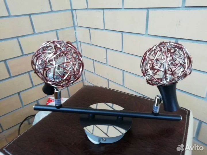 Настенный светильник