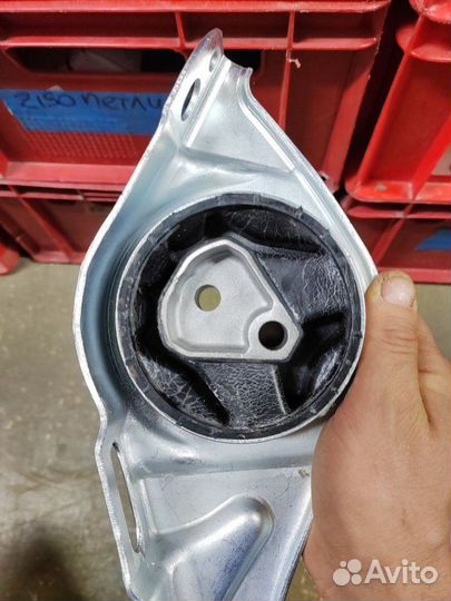 Опора двигателя левая гранта АКПП левая LADA