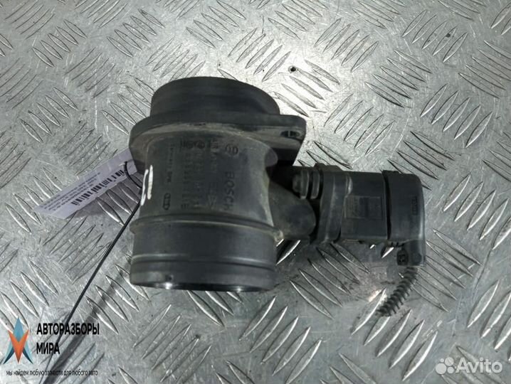 Расходомер воздуха Audi A4 B7 2004 038906461B