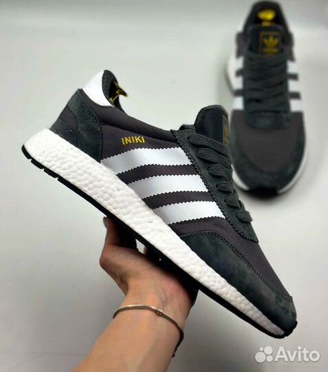 Кроссовки Adidas iniki