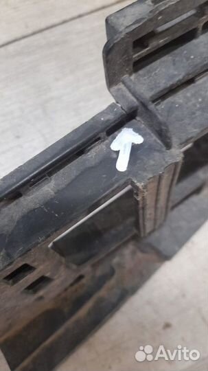 Кронштейн переднего бампера левый Mercedes E Class