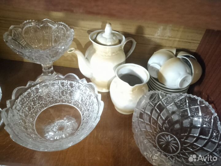 Хрустальный сервиз, фарфоровая посуда и т.п