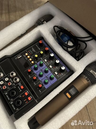 Караоке - микшер с микрофонами KM-4