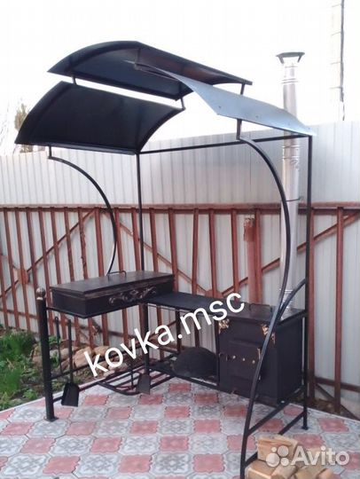 Мангал с крышей