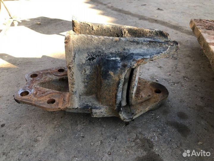 Кронштейн рессоры на Маз 5432 тягач ямз 236бе2