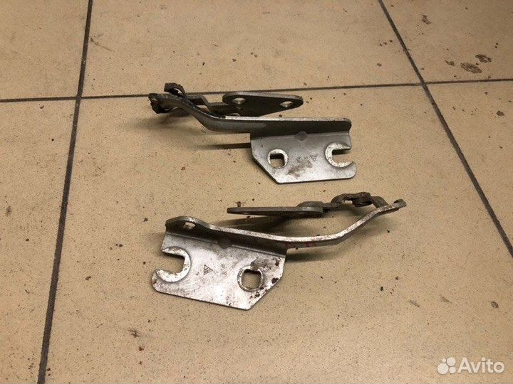 Петля капота Citroen Xsara Picasso 2006