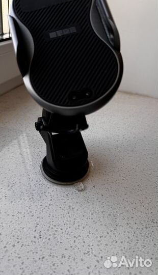 Держатель для телефона в машину с зарядкой