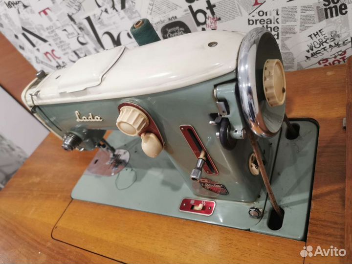 Швейная машина LADA 237