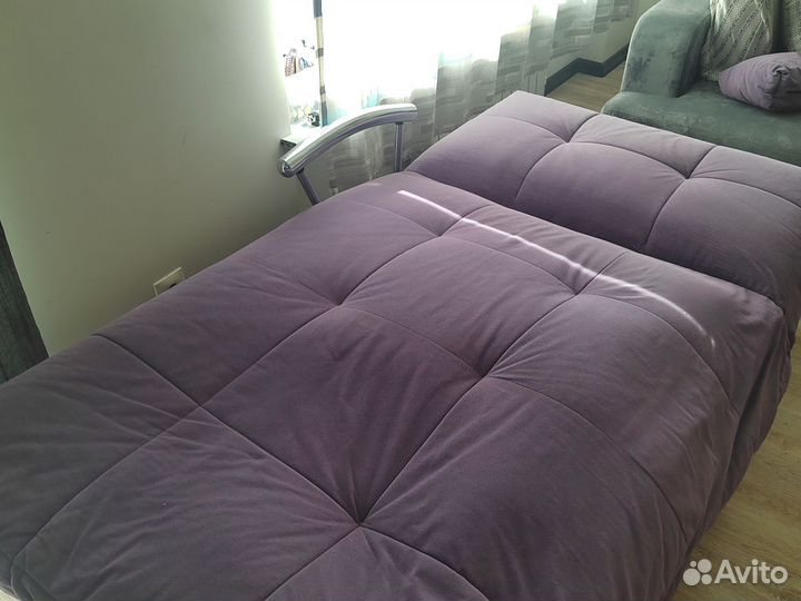 Маленький диван