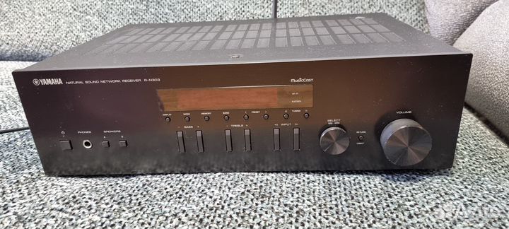 Yamaha R-N303