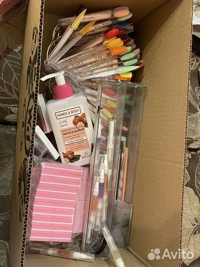 Продам материалы для маникюра и педикюра