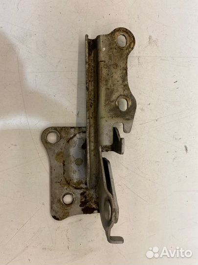 Петля капота левая Kia Shuma лифтбек S6D 2003