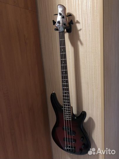 Бас гитара Yamaha motion bass