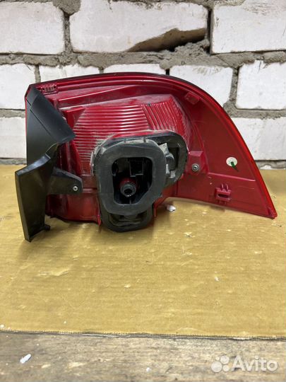 Фонарь задний левый VW Touareg NF