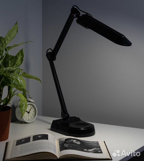 Лампа настольная