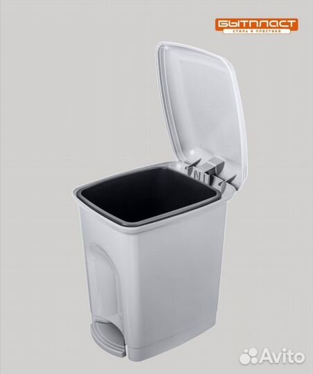 Мусорное ведро с педалью