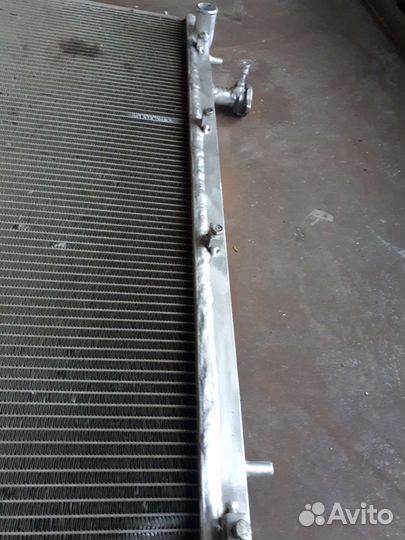 Радиатор охлаждения на Хонда мобилио