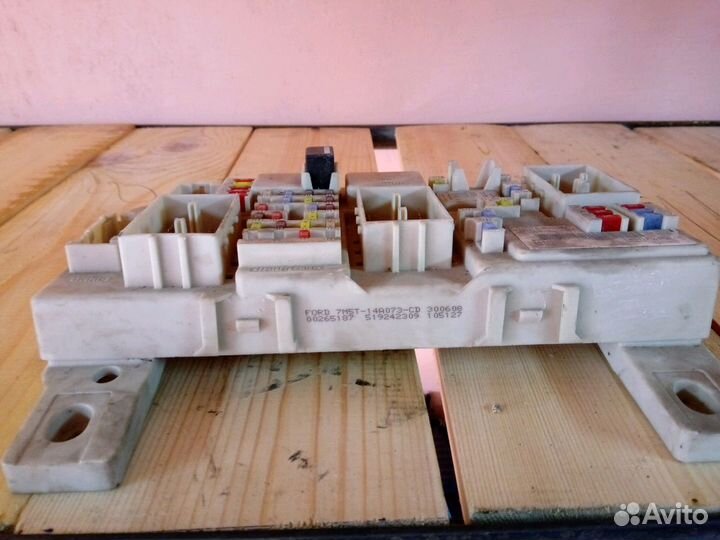 Блок предохранителей салонный форд фокус 2
