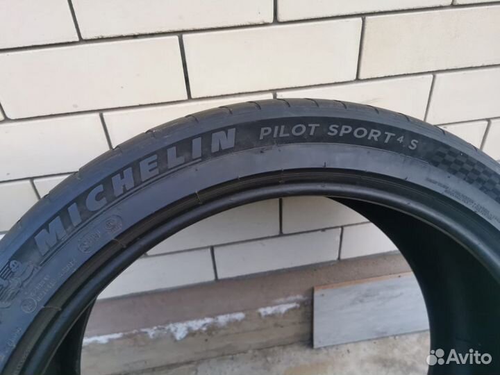 Michelin Pilot Sport 4 S 275/40 R22 108Y