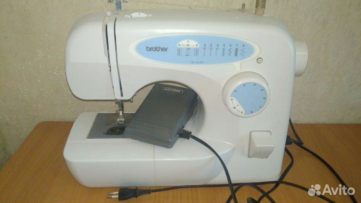 Швейная машинка электрическая