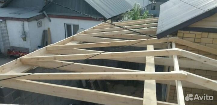 Бригада строителей