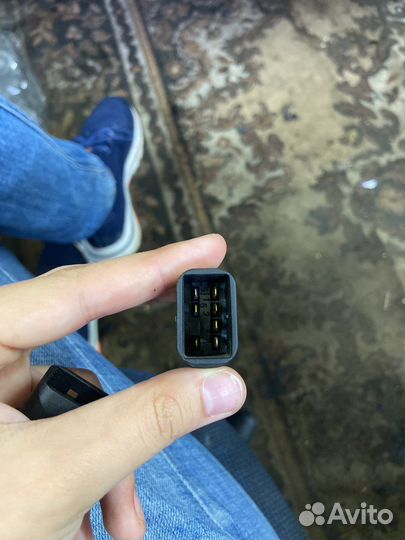 Кнопка стеклоподъемника