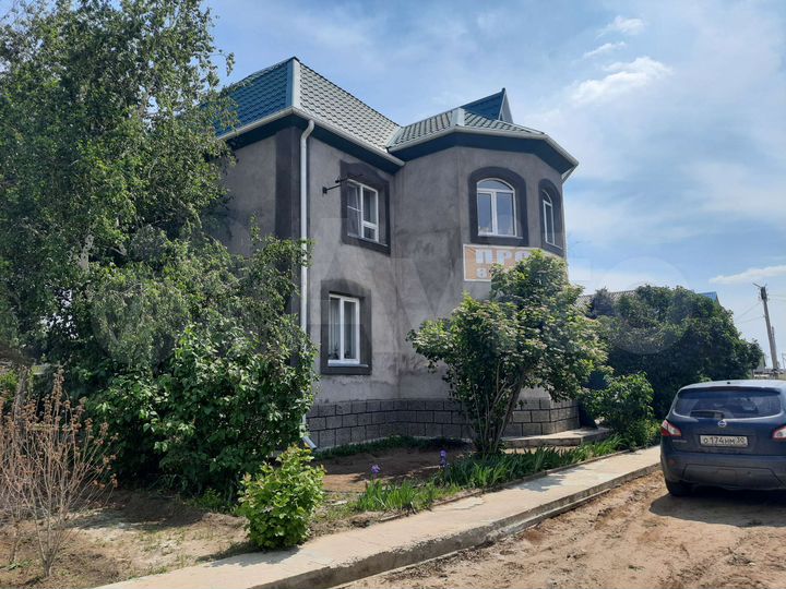 Дом 210 м² на участке 7,2 сот.