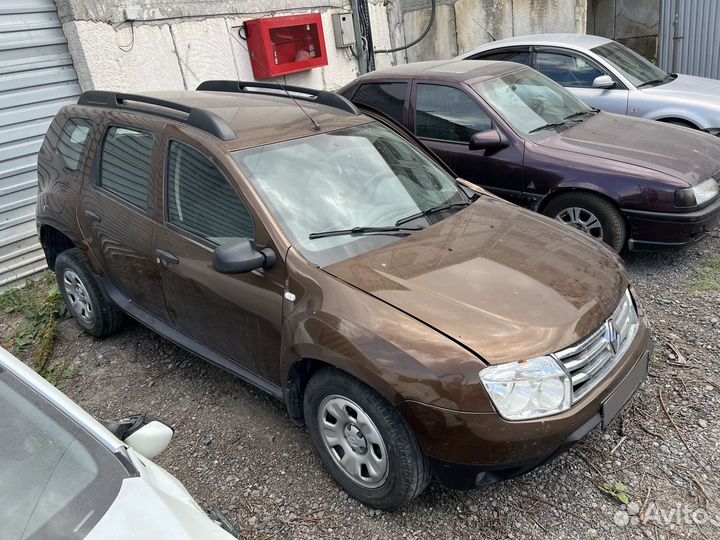 Renault Duster 1.6 МТ, 2012, битый, 150 000 км