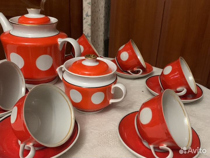 Сервиз чайный в горошек