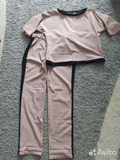 Костюм женский