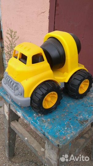 Игрушка грузовик