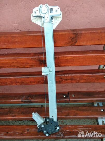 Стеклоподьемник honda crv3