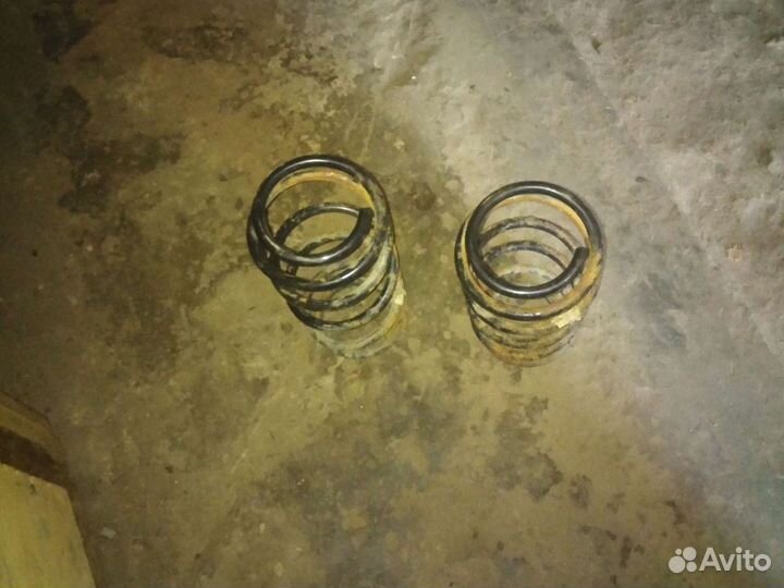 Пружины передние Деу Нексия