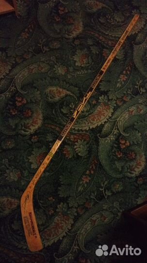 Хоккейная клюшка с автографами хоккеистов цска