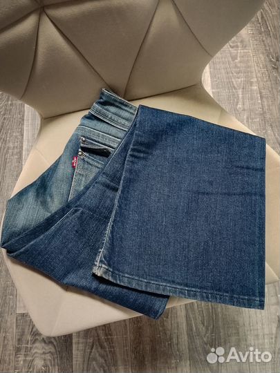 Джинсы клеш Levis