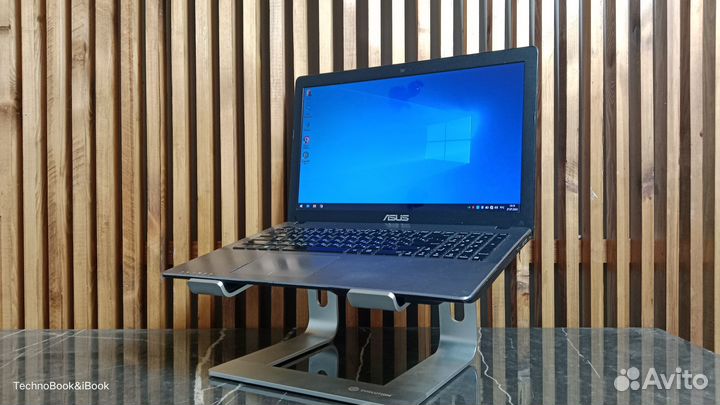 Игровой ноутбук Asus X550C на Core I7