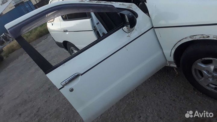 Nissan rnessa дверь правая передняя