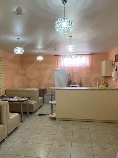 Здание, 760 м²