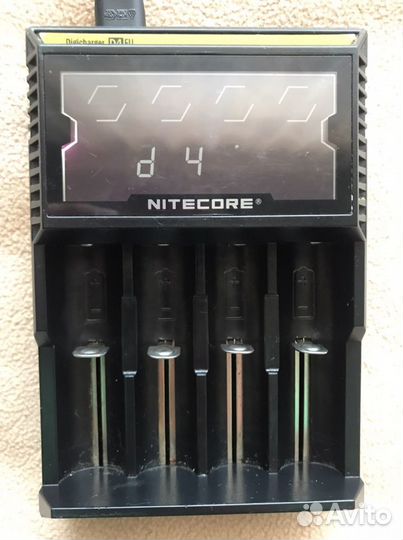 Надёжное авто зу NiteCore Digicharger D4