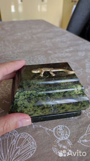 Малахитовая шкатулка