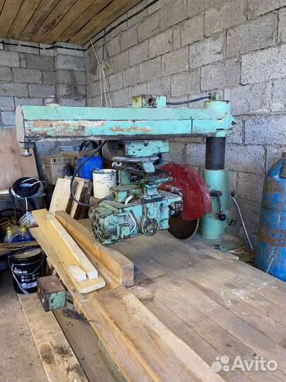 Торцовочный станок по дереву