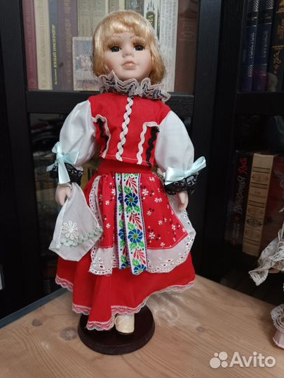 Кукла фарфоровая коллекционная
