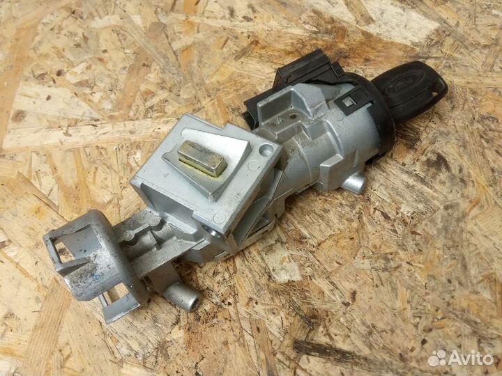 Замок зажигания с ключом Ford Focus 2