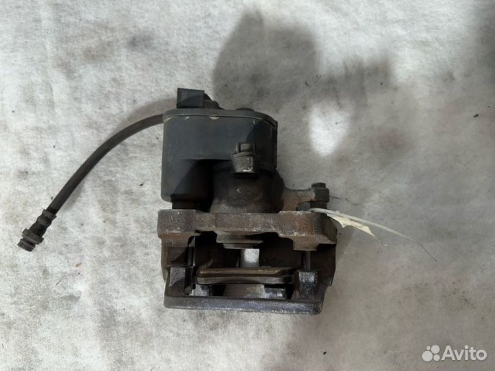 Суппорт тормозной задний правый Volvo S80 AS40