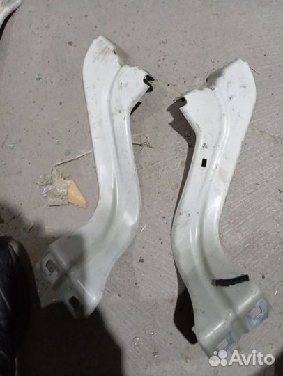 Крепление крыла Audi q3 2018-2024