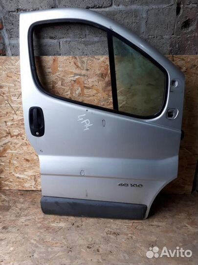 Дверь передняя правая Opel Vivaro 2001-2014